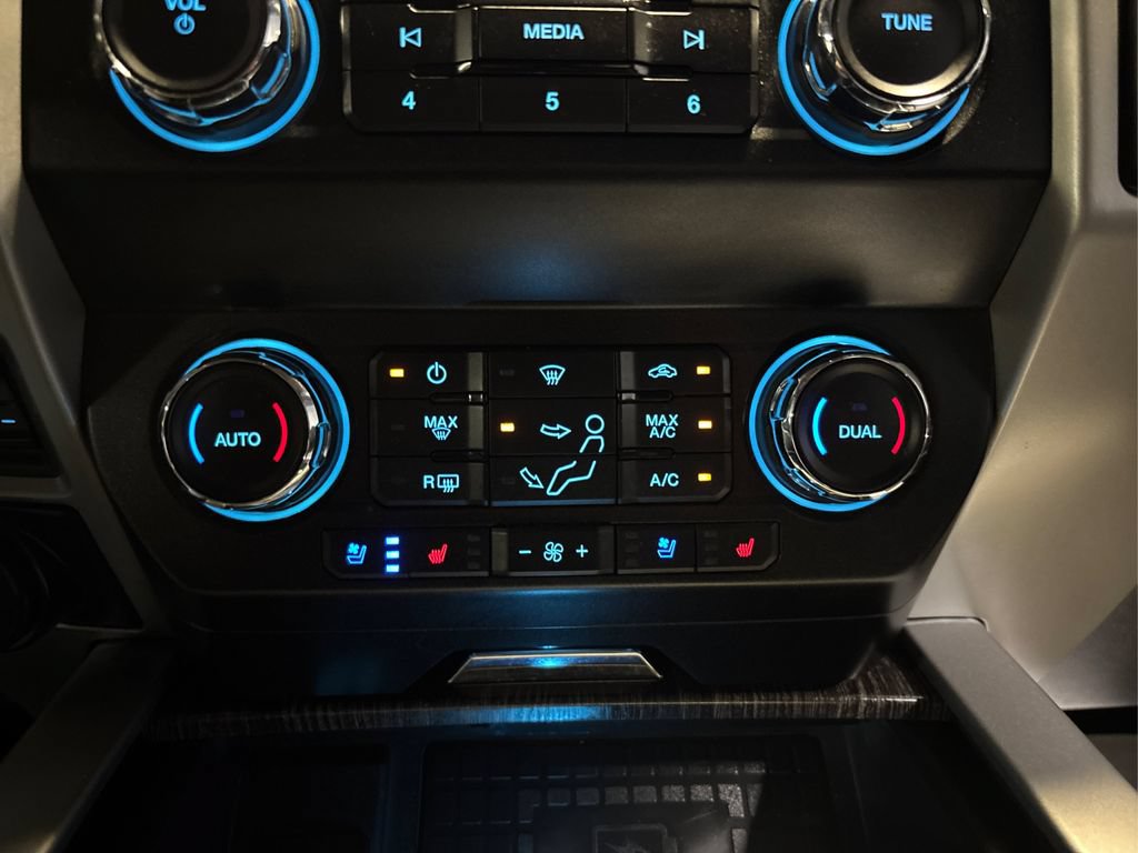 Certified 2021 Ford F350 Lariat w/ Lariat Ultimate Package AWD/4WD image 35
