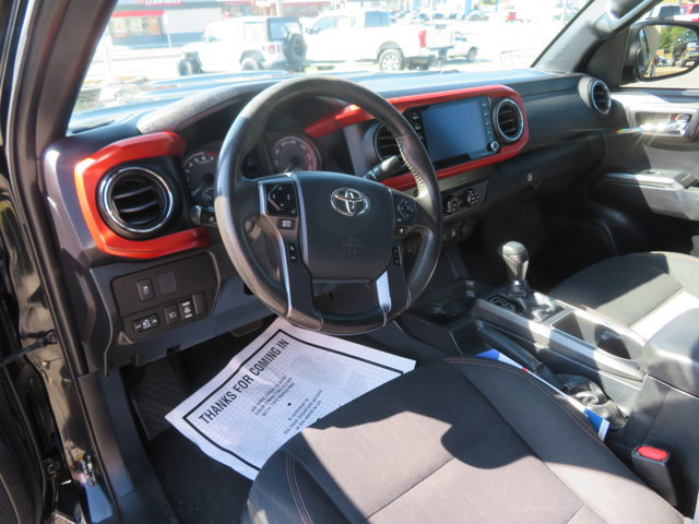 Used 2020 Toyota Tacoma TRD Sport image 11
