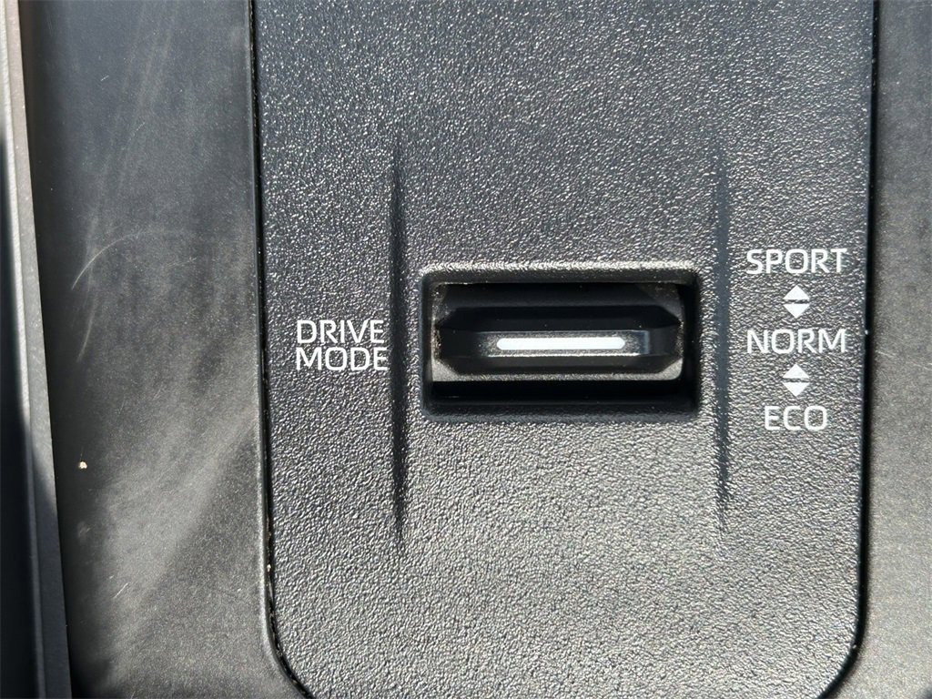 Certified 2023 Toyota Highlander XLE image 22