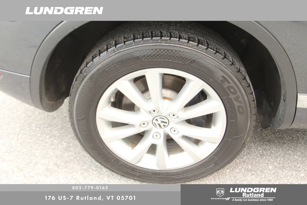Used 2013 Volkswagen Touareg Sport AWD/4WD image 15