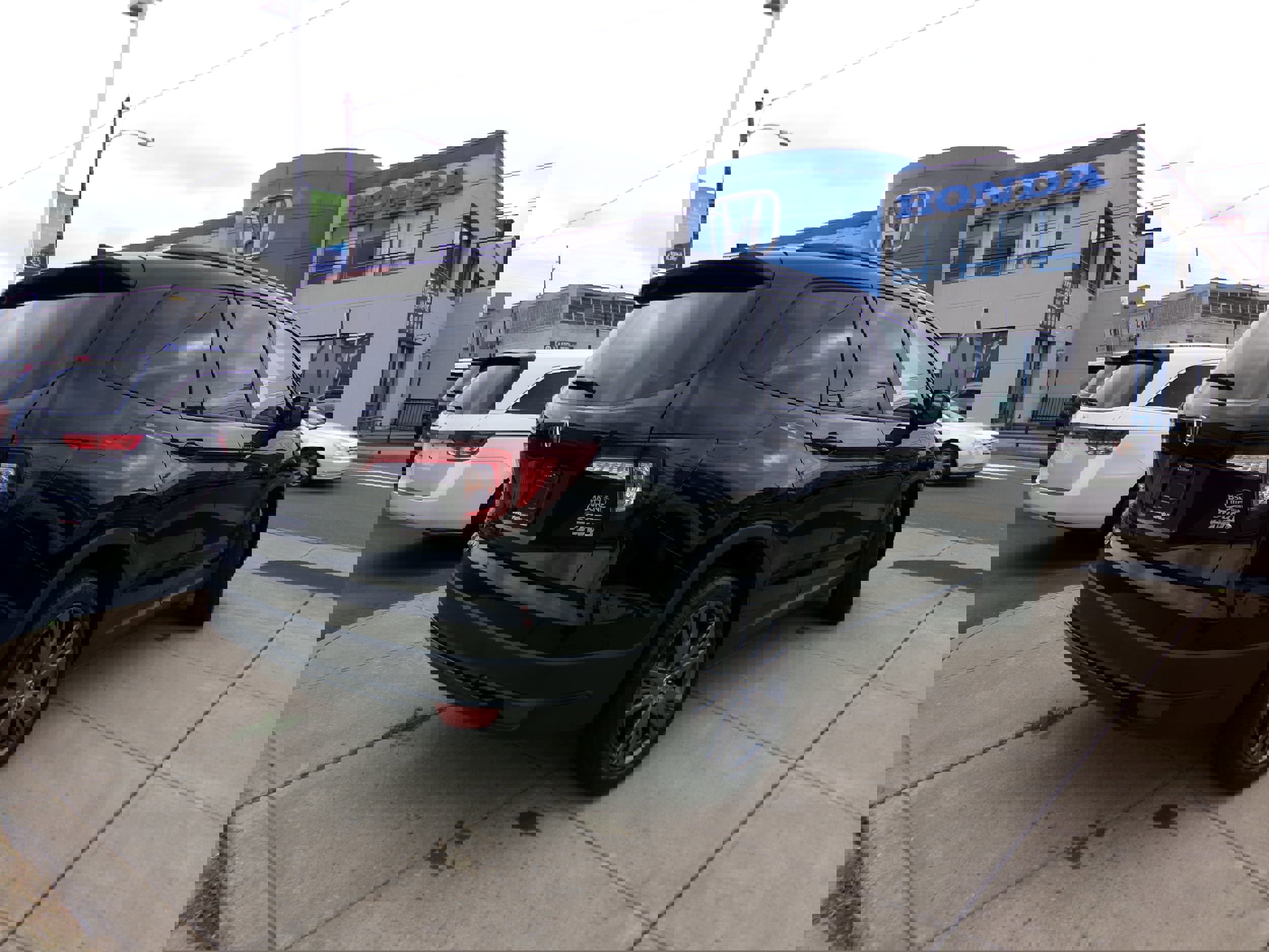 Certified 2022 Honda Pilot Sport image 6