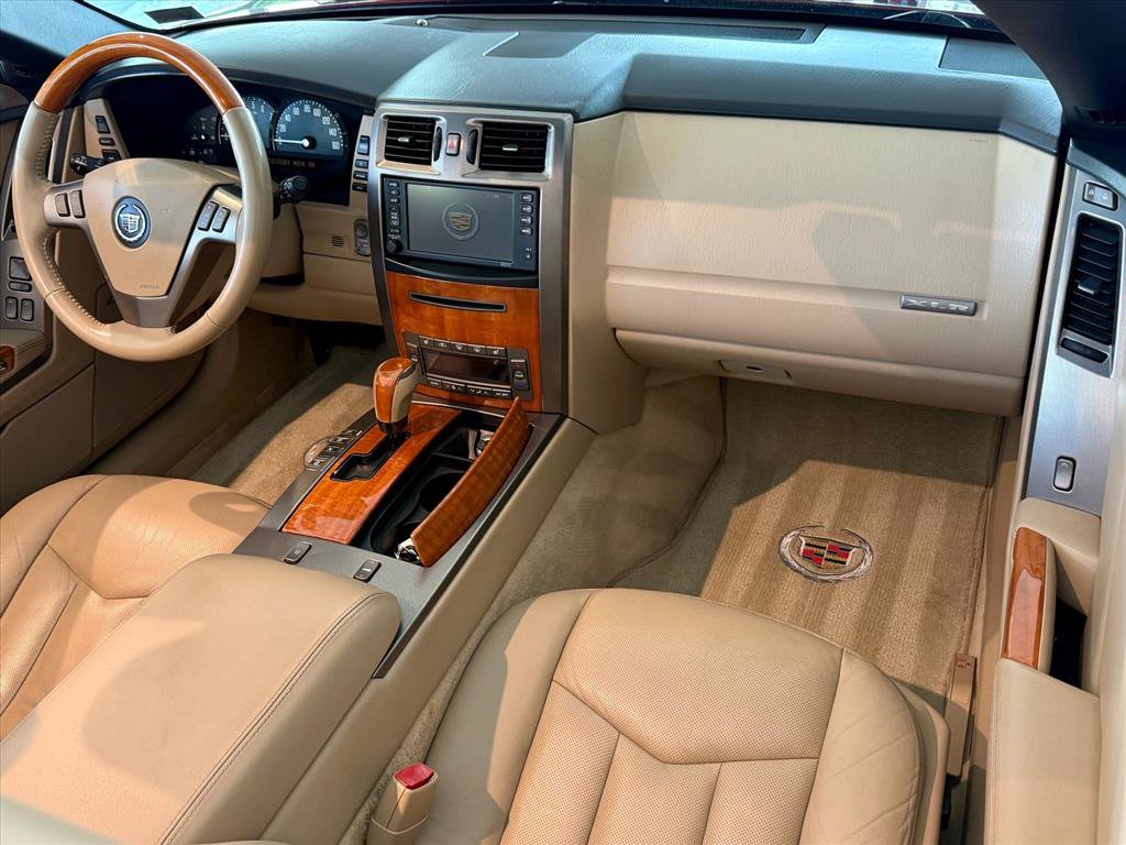 Used 2007 Cadillac XLR RWD image 14