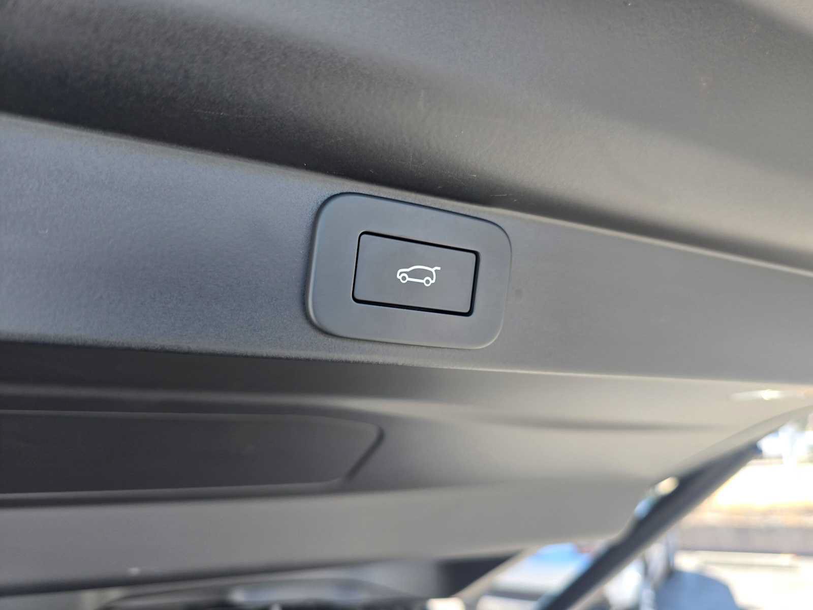 Used 2025 Land Rover Range Rover Long Wheelbase SE AWD/4WD image 15