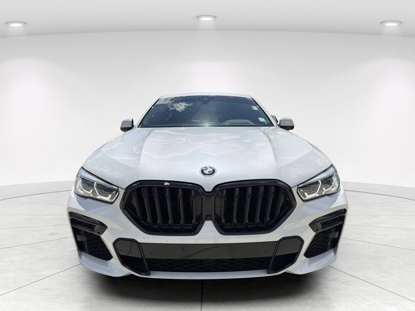 Used 2022 BMW X6 xDrive40i w/ Executive Package AWD/4WD image 2