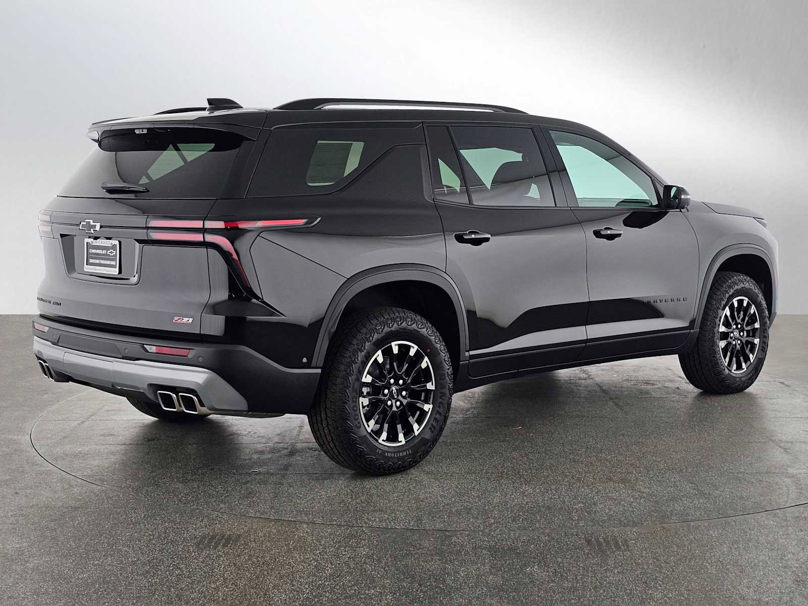 New 2026 Chevrolet Traverse Z71 w/ Enhanced Driving Package image 3