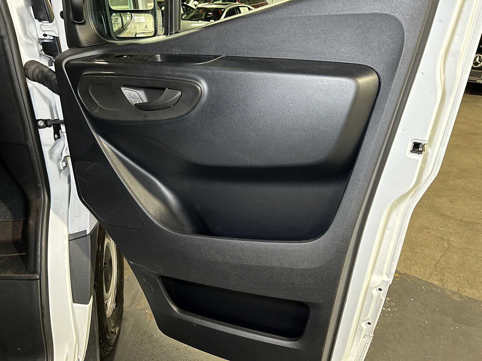 Used 2025 Mercedes-Benz Sprinter 2500 image 10
