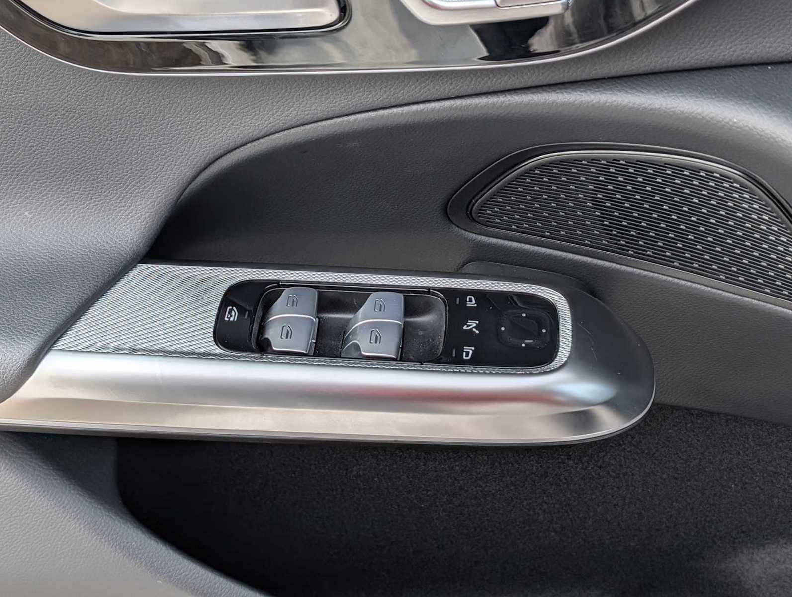 Used 2025 Mercedes-Benz E 450 4MATIC Sedan image 24