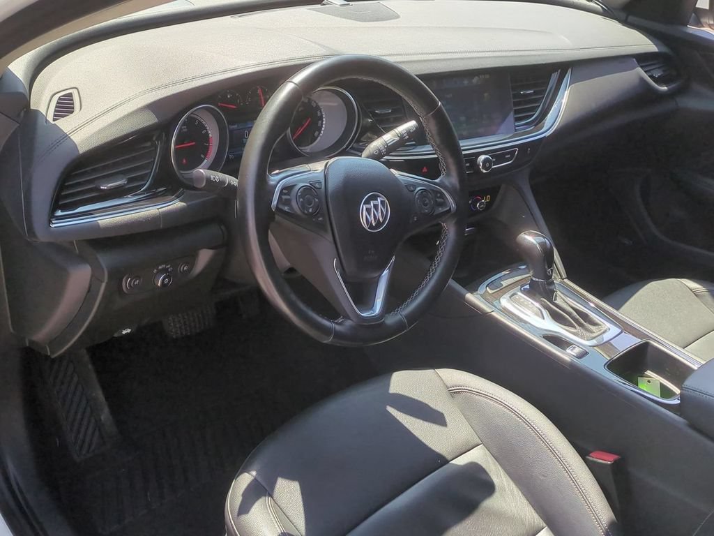 Used 2018 Buick Regal Essence w/ Driver Confidence Package #1 AWD/4WD image 15