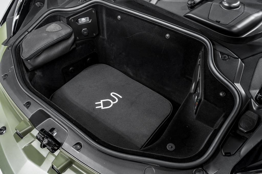 Used 2024 Lamborghini Revuelto AWD/4WD image 43