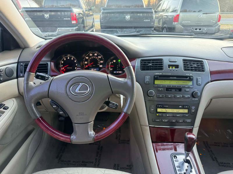 Used 2003 Lexus ES 330 Sedan image 18