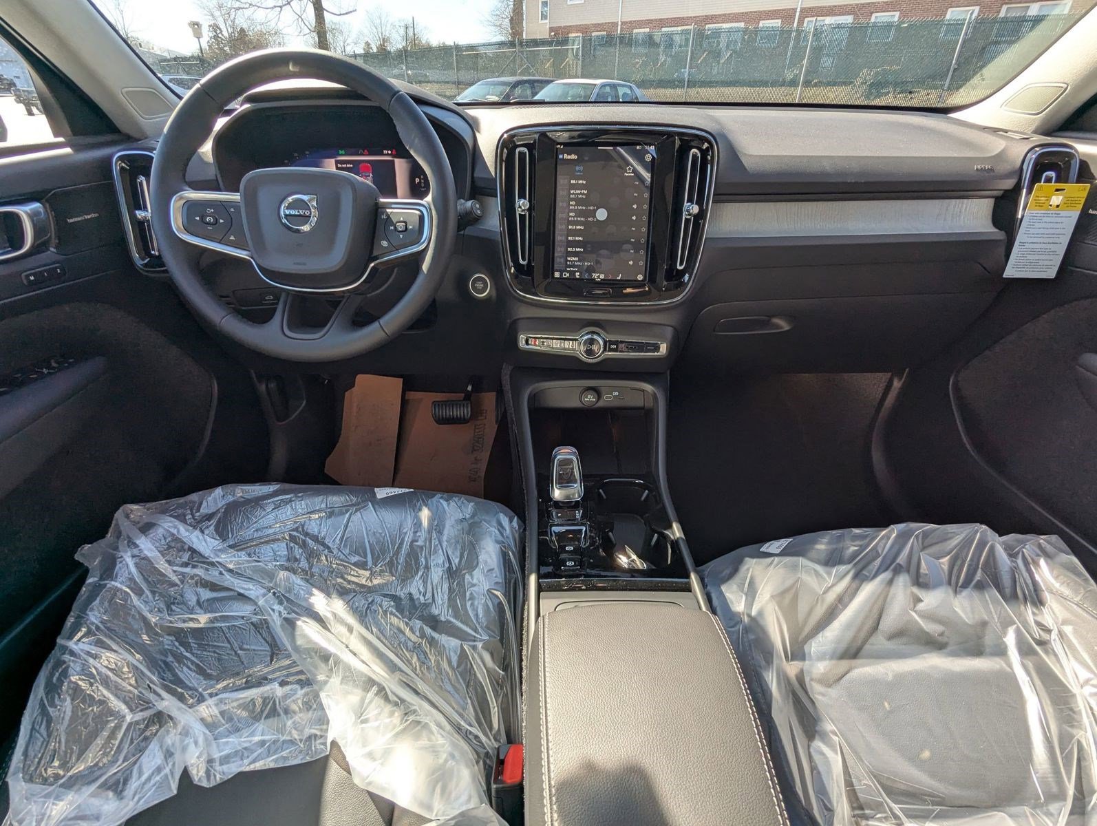 New 2025 Volvo XC40 B5 Plus w/ Protection Package Premier image 18