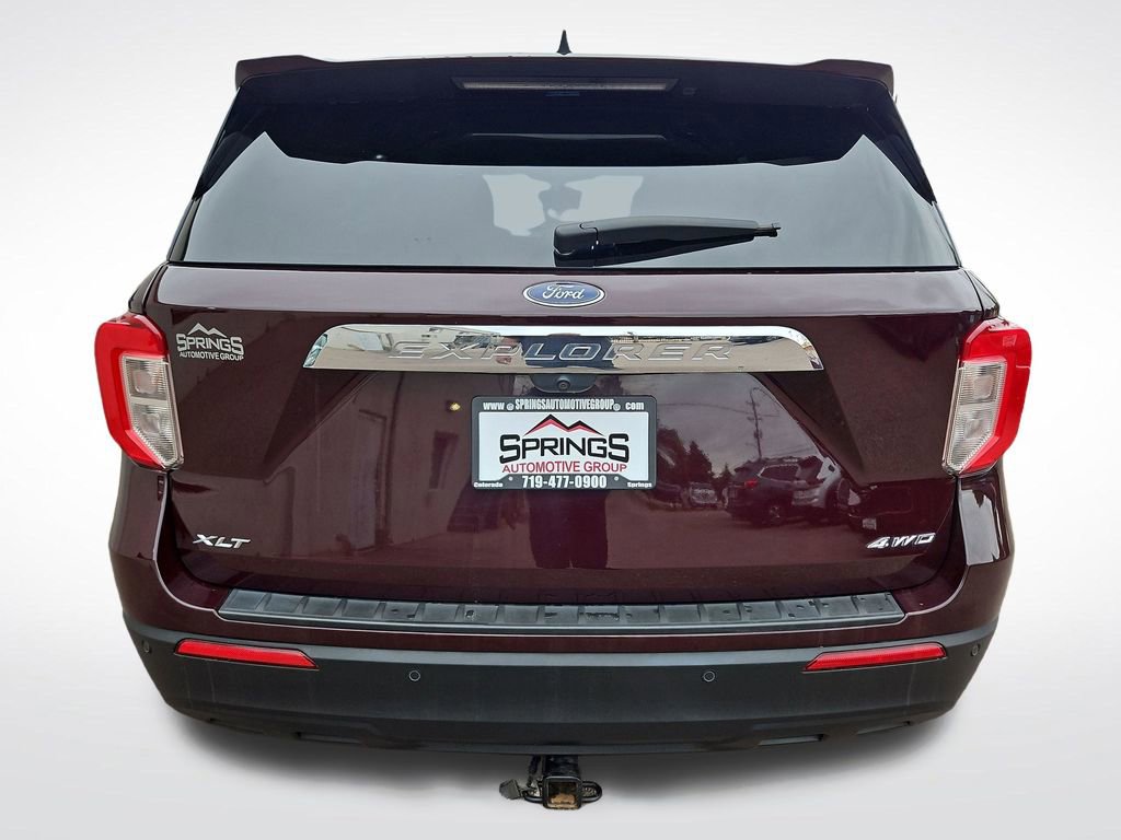 Used 2023 Ford Explorer XLT AWD/4WD image 4