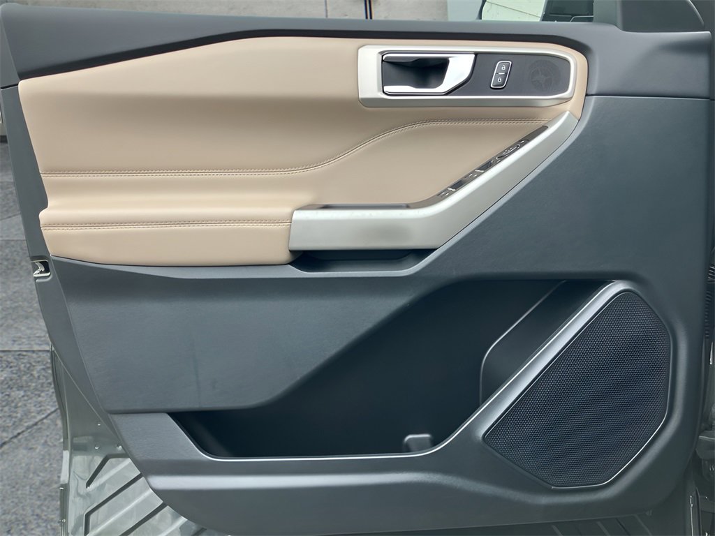 Used 2023 Ford Explorer XLT w/ Equipment Group 202A image 44