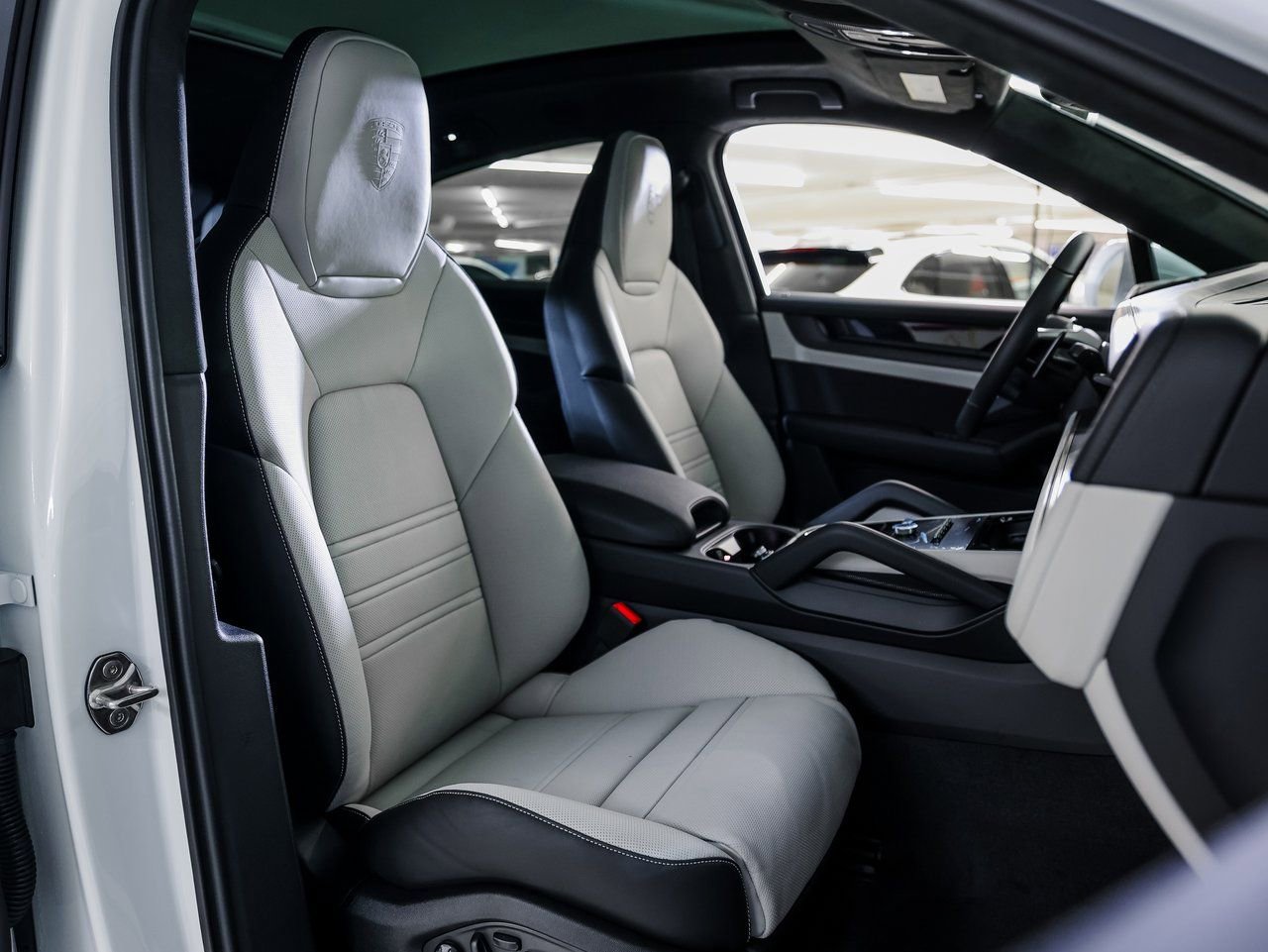 New 2026 Porsche Cayenne GTS AWD/4WD image 30