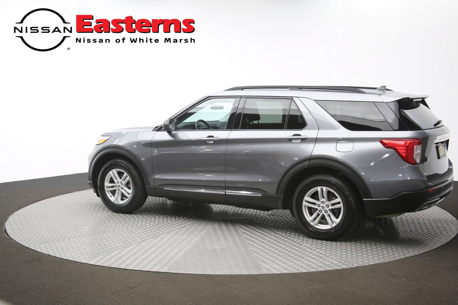 Used 2023 Ford Explorer XLT w/ Equipment Group 202A RWD image 62