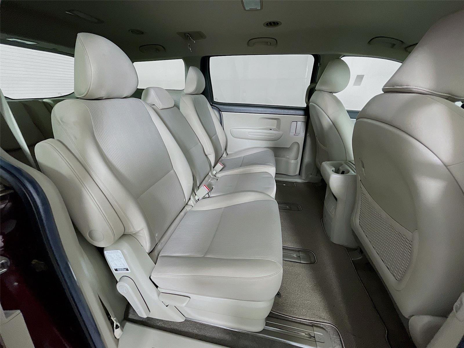 Used 2019 Kia Sedona LX FWD image 29