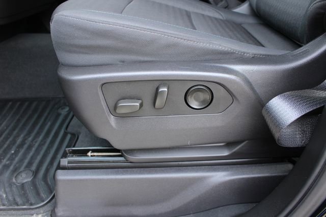 Used 2024 Chevrolet Silverado 1500 LT image 29