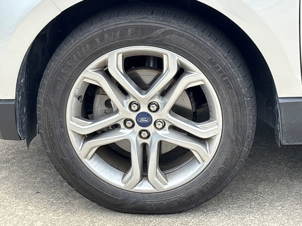 Used 2018 Ford Edge Titanium image 11