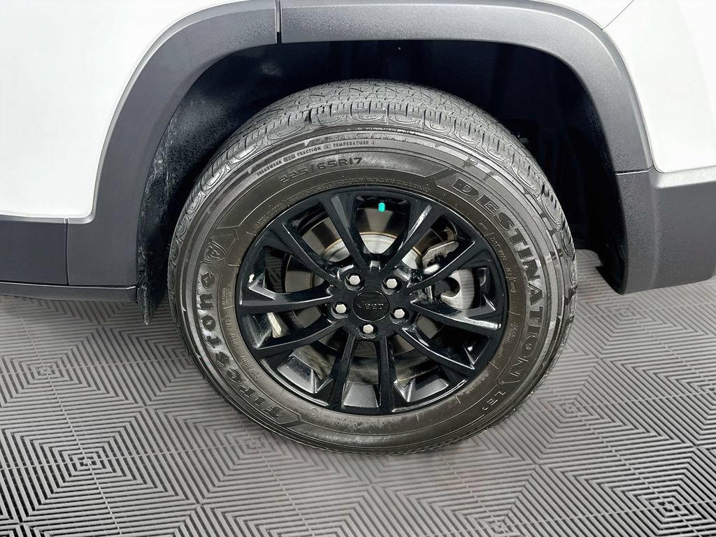 Certified 2023 Jeep Cherokee Altitude Lux AWD/4WD image 41