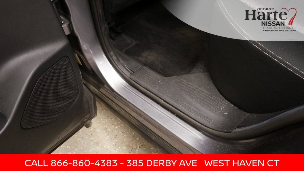 Certified 2022 Nissan Rogue S image 37