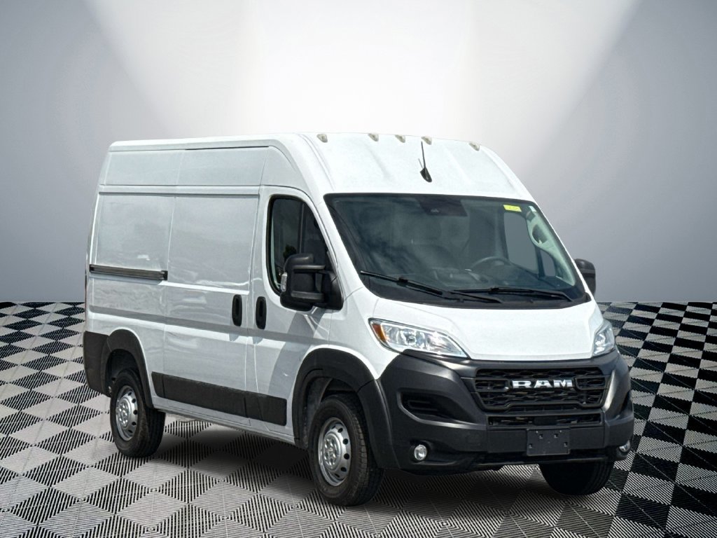 Used 2023 RAM ProMaster 2500 w/ Convenience Group FWD image 4