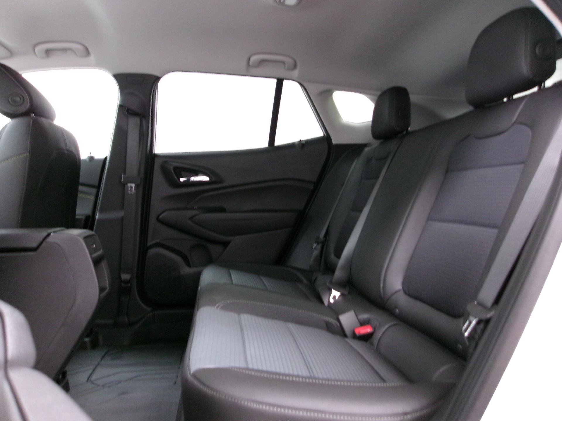 New 2026 Chevrolet Trax LT w/ Driver Confidence Package FWD image 9