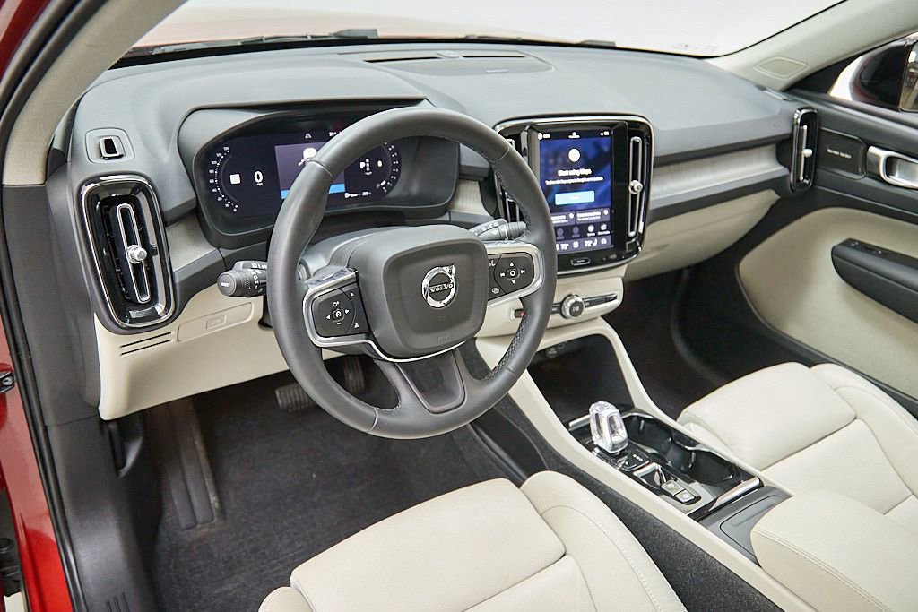 Certified 2023 Volvo XC40 B5 Plus w/ Driver Assist Package image 12