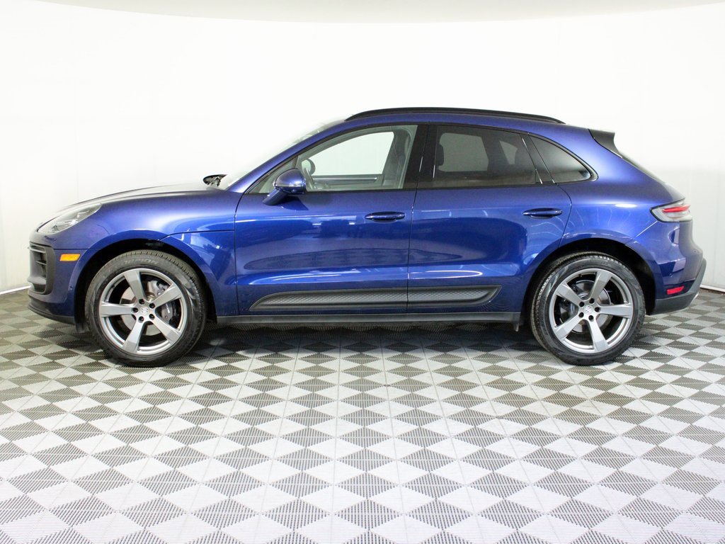 Used 2022 Porsche Macan w/ Premium Package Plus image 2