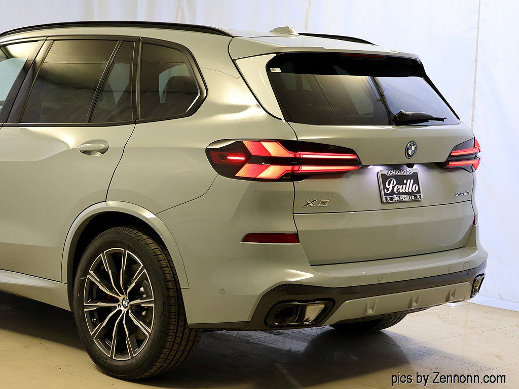 New 2026 BMW X5 xDrive50e w/ M Sport Package AWD/4WD image 8