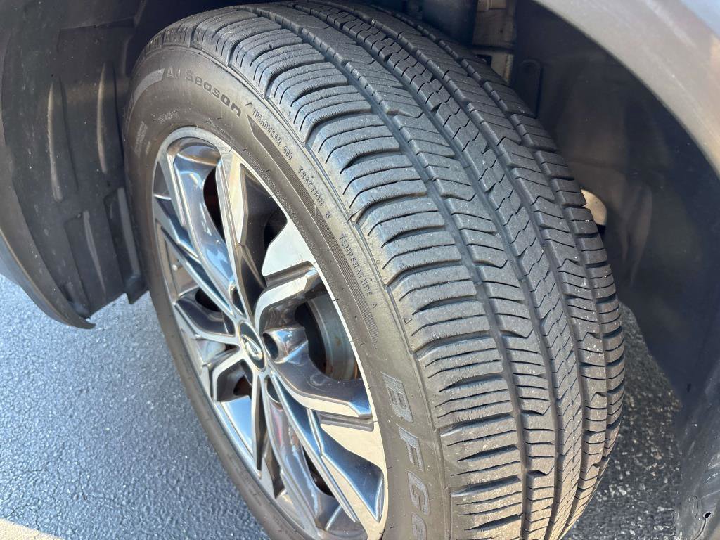 Used 2017 INFINITI QX30 Premium w/ Navigation Package image 6