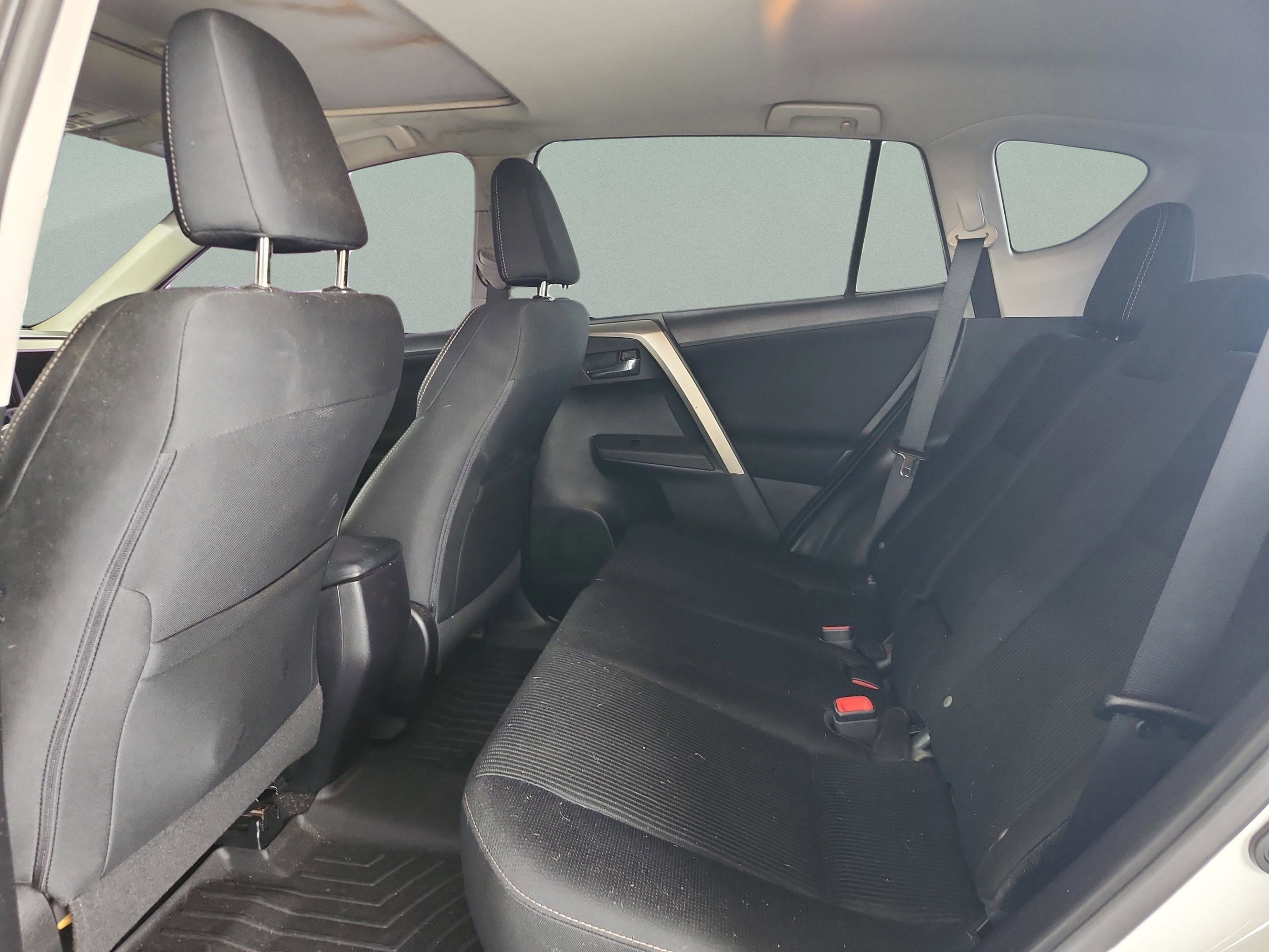 Used 2015 Toyota RAV4 XLE FWD image 16