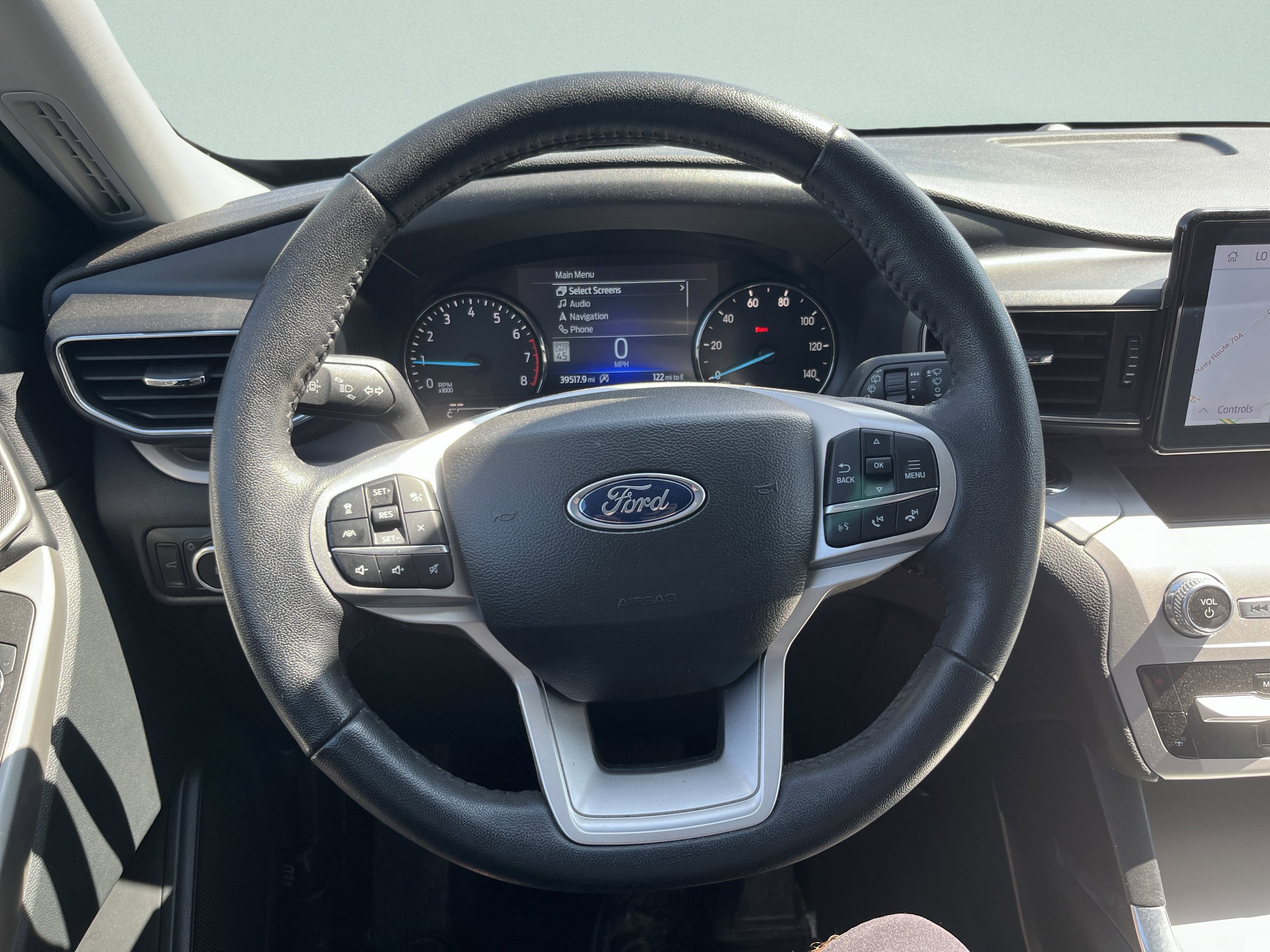 Used 2023 Ford Explorer XLT AWD/4WD image 10