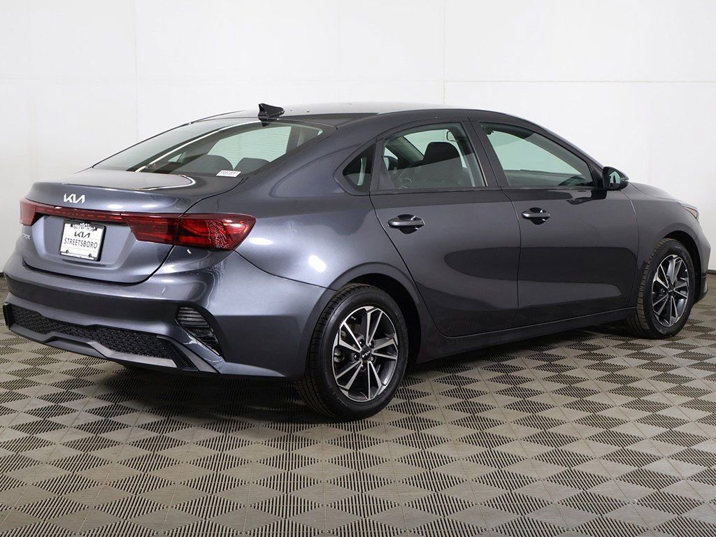 Used 2023 Kia Forte LXS w/ LXS Technology Package FWD image 9