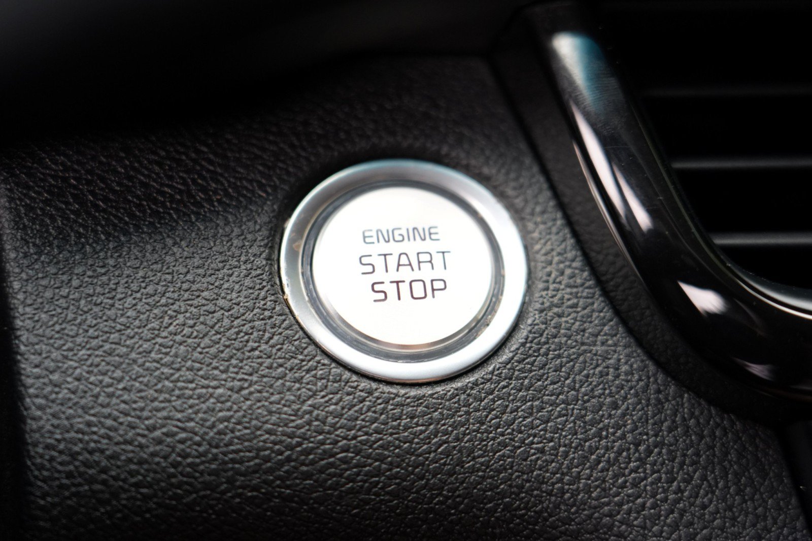 Used 2020 Kia Optima SE FWD image 23