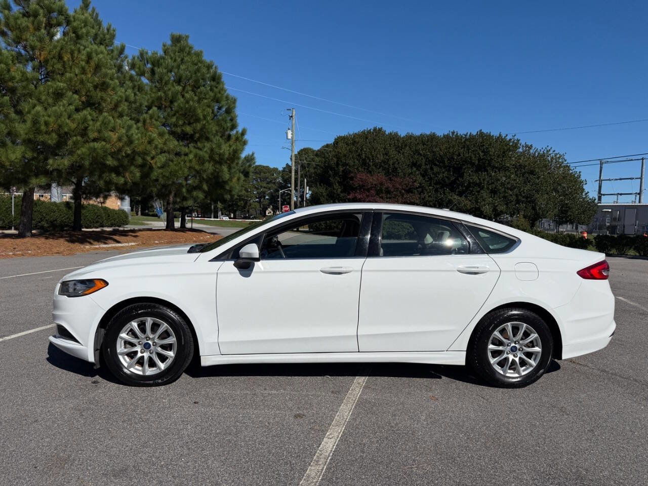 Used 2017 Ford Fusion S image 5