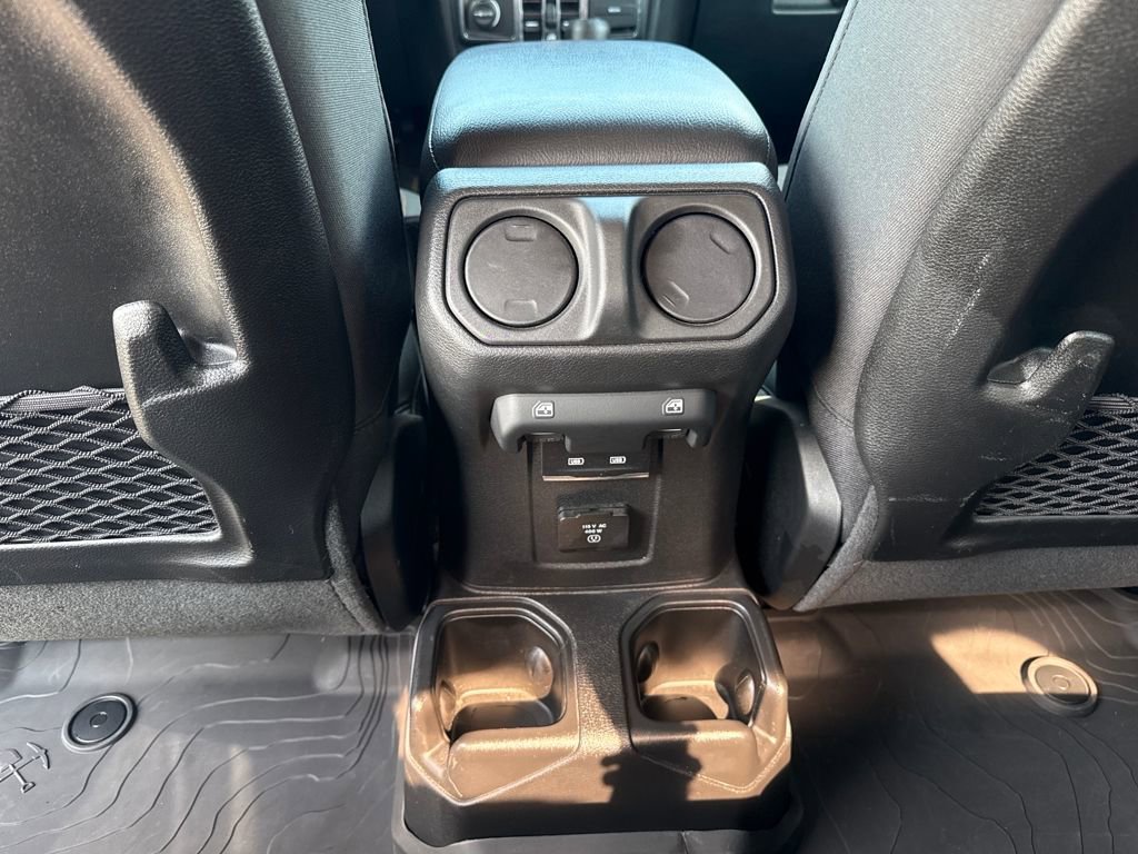 Used 2024 Jeep Gladiator Mojave w/ Technology Group AWD/4WD image 12