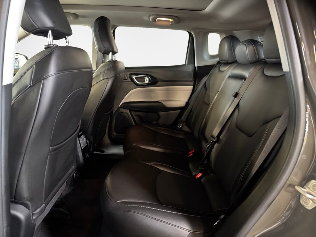 Used 2022 Jeep Compass Limited w/ Sun and Sound Group image 24