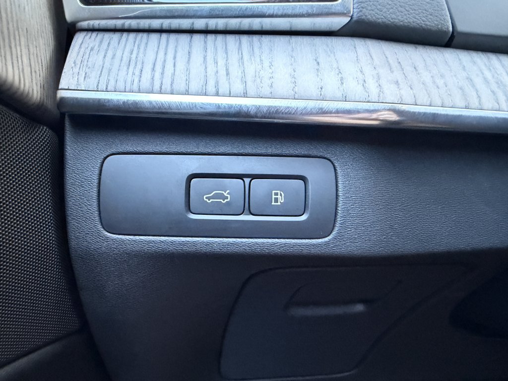Used 2024 Volvo XC90 T8 Ultimate AWD/4WD image 28