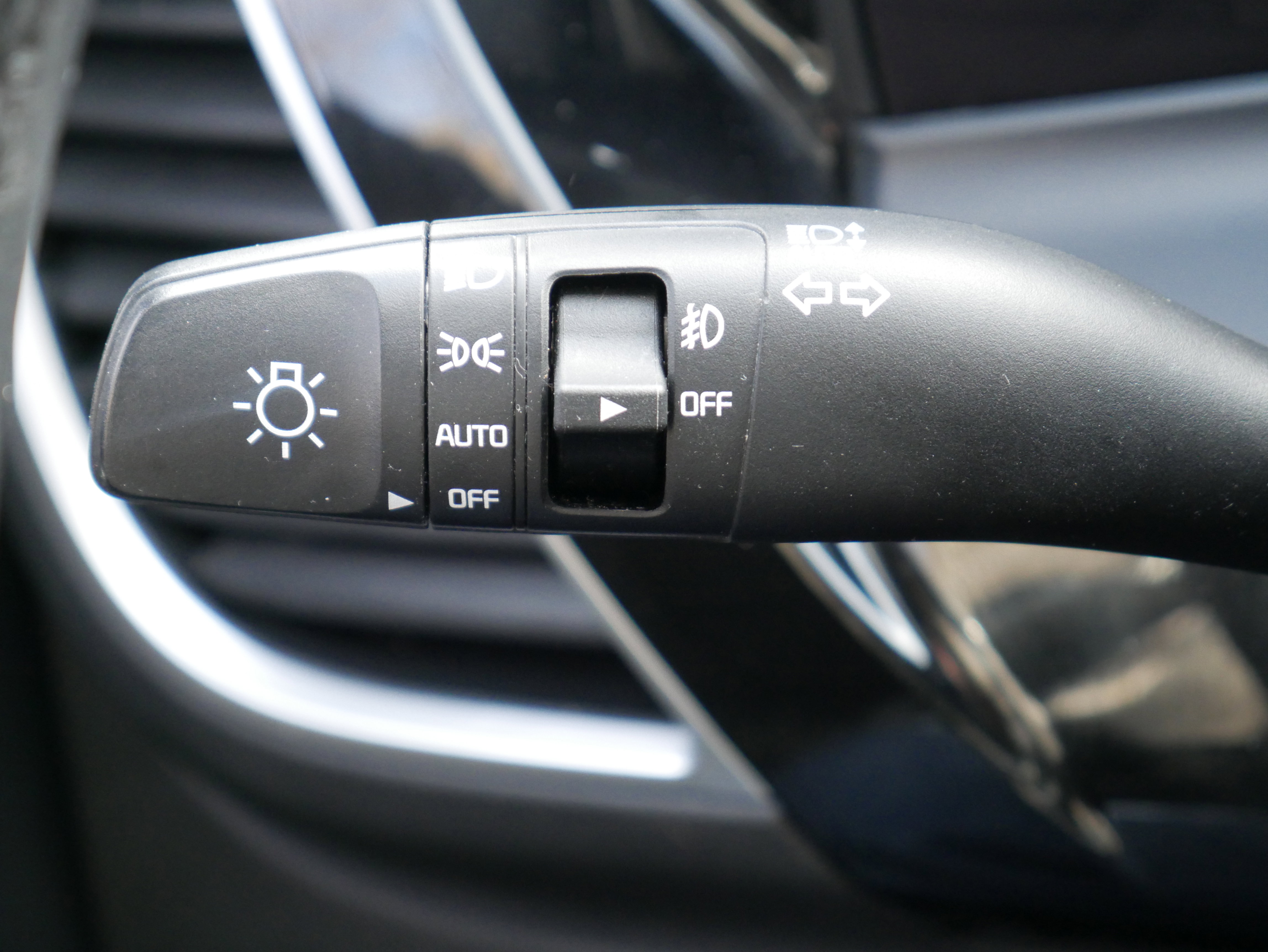 Used 2024 Kia Seltos S image 27