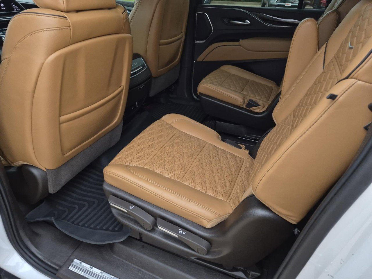 Certified 2021 Cadillac Escalade ESV Premium Luxury image 12