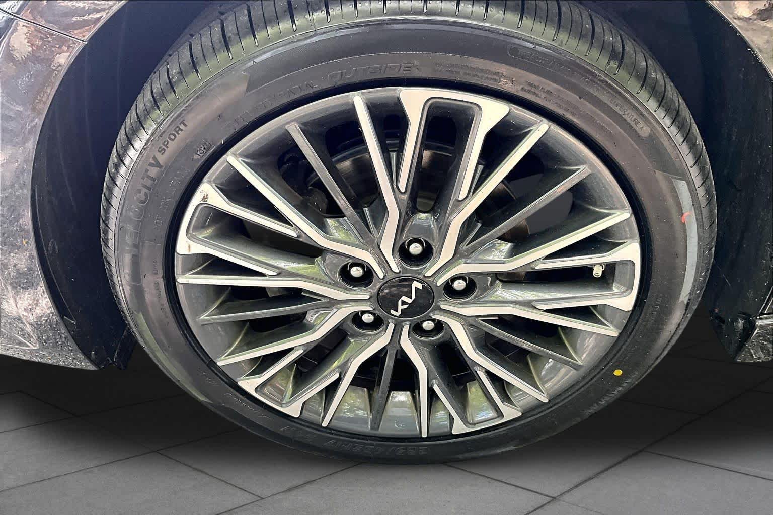 Used 2023 Kia Forte GT-Line FWD image 11