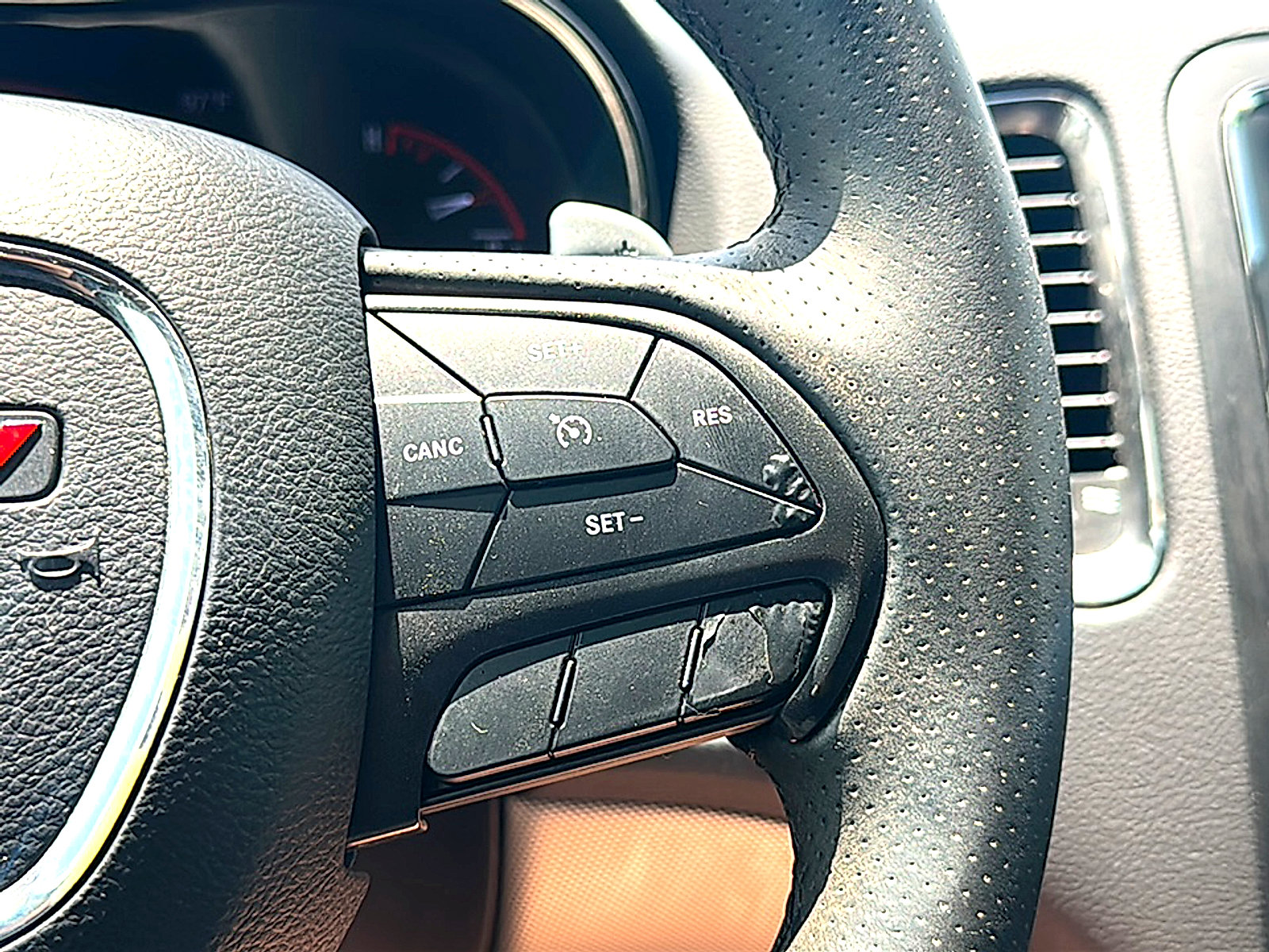 Used 2018 Dodge Durango R/T w/ Blacktop Package RWD image 31