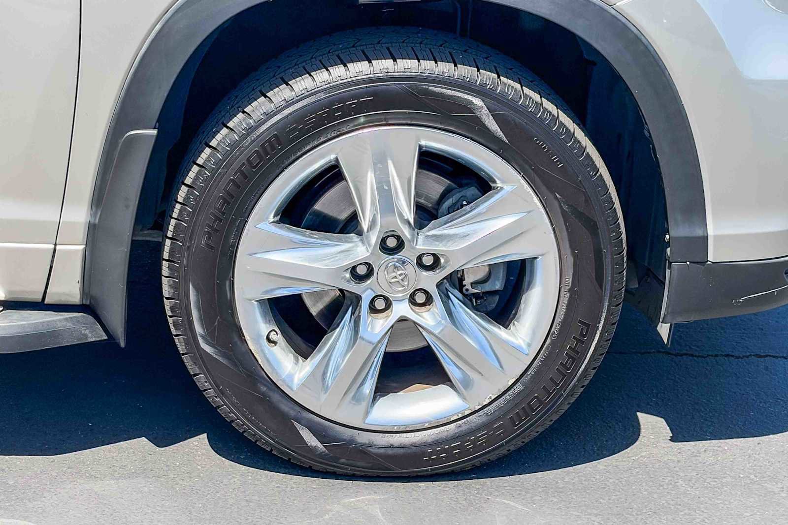 Used 2015 Toyota Highlander Limited Platinum AWD/4WD image 9