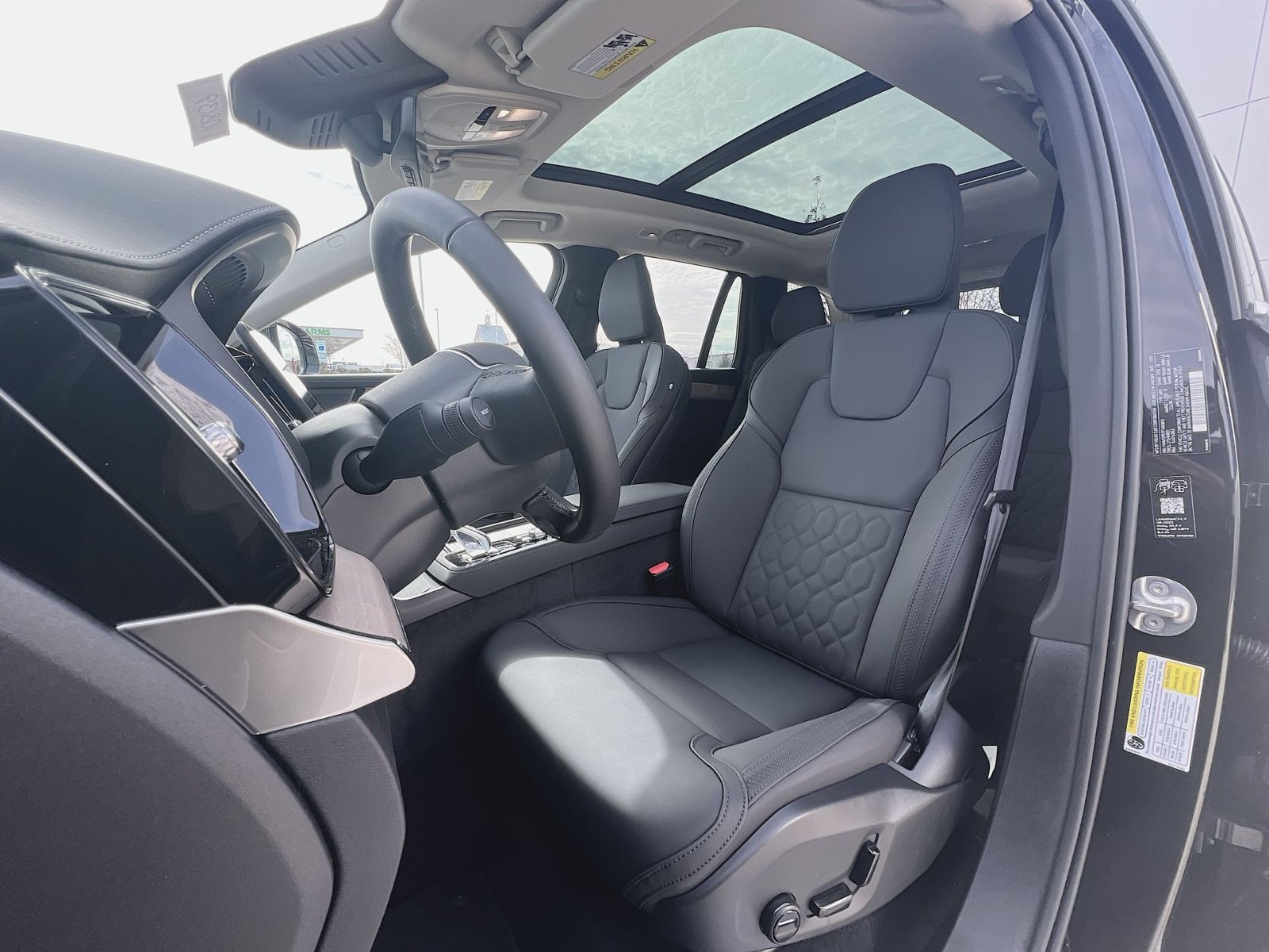New 2026 Volvo XC90 B5 Plus w/ Protection Package AWD/4WD image 21