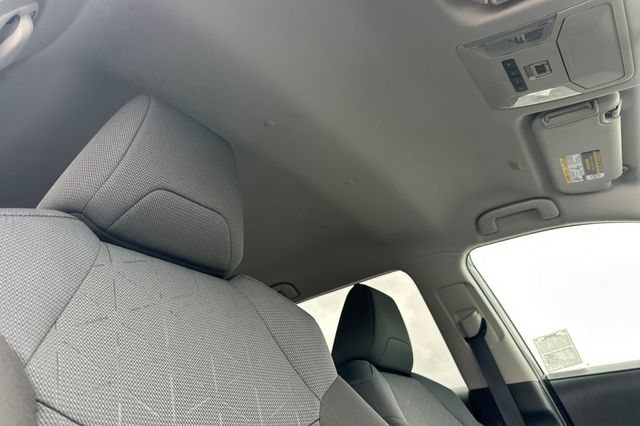 Used 2025 Toyota RAV4 XLE FWD image 21