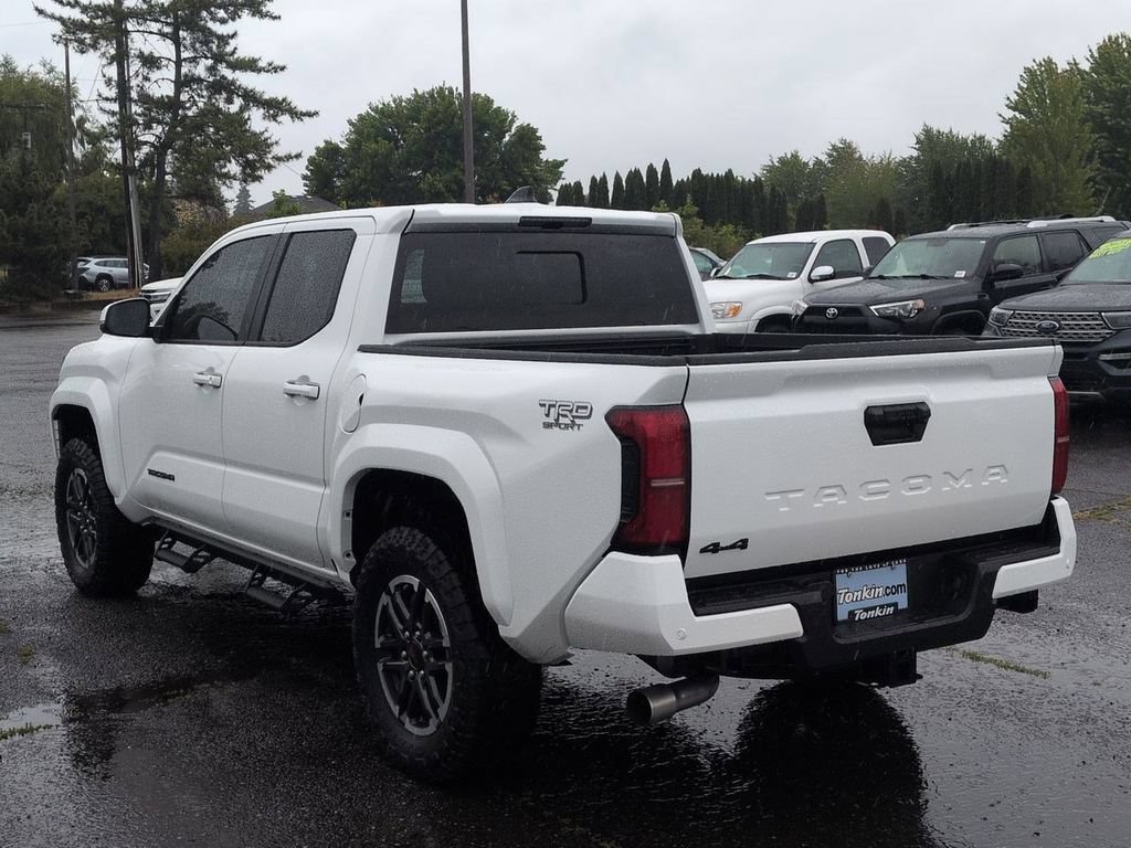 Used 2024 Toyota Tacoma TRD Sport w/ TRD Sport Upgrade Package AWD/4WD image 3