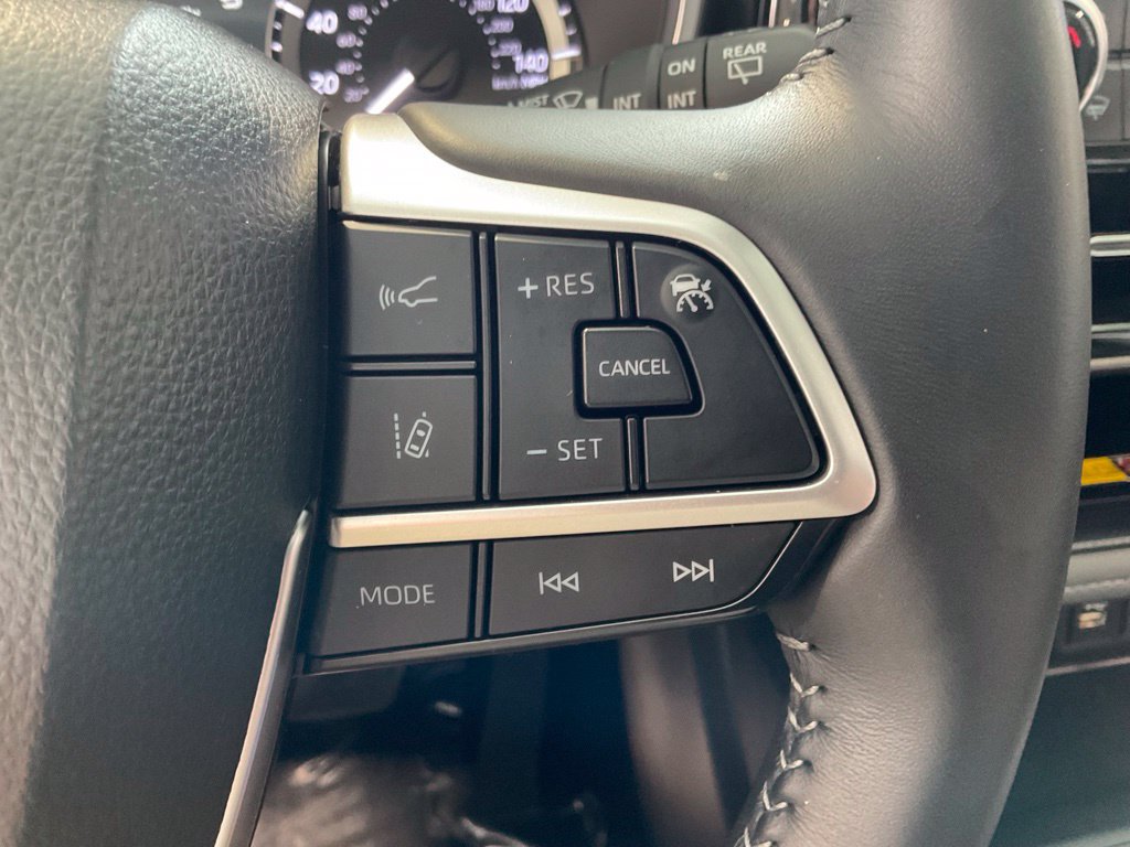 Certified 2025 Toyota Highlander XLE AWD/4WD image 13