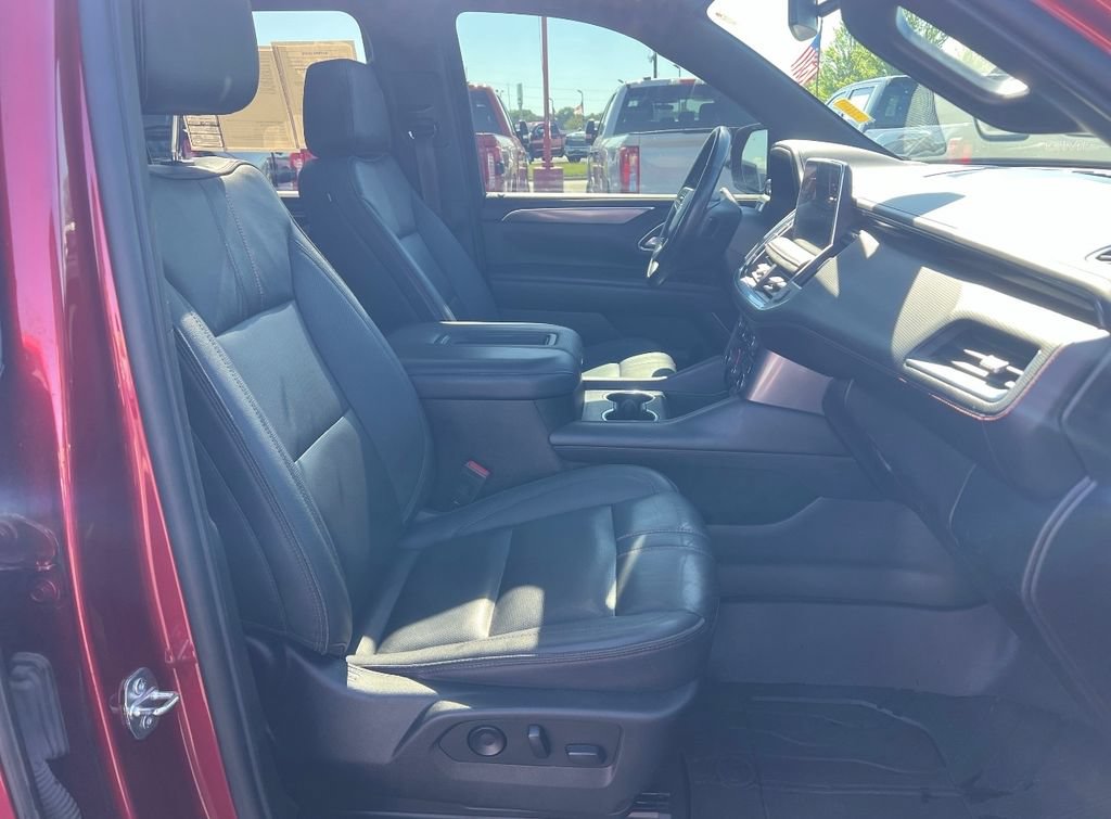 Used 2022 Chevrolet Suburban RST w/ Luxury Package AWD/4WD image 45