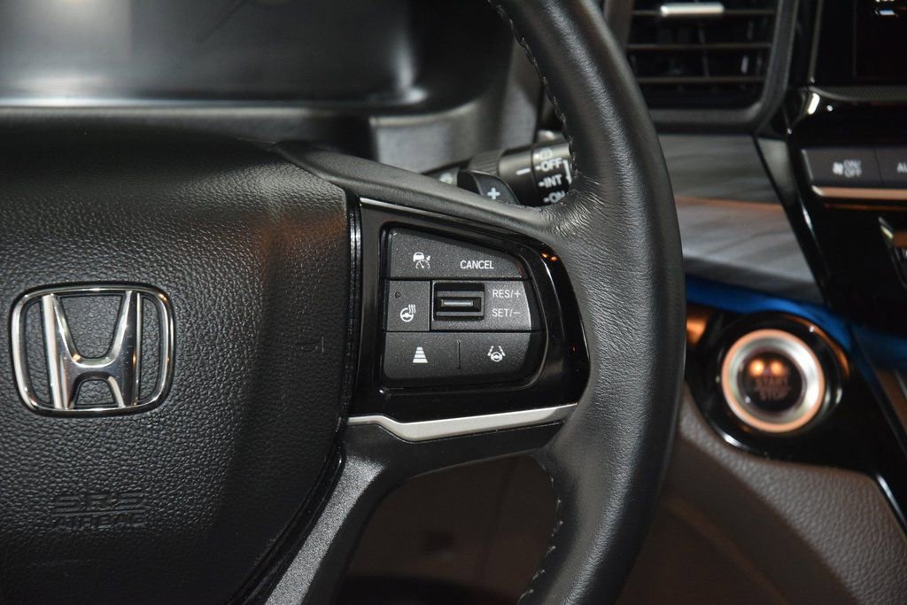 Used 2025 Honda Odyssey Elite image 36