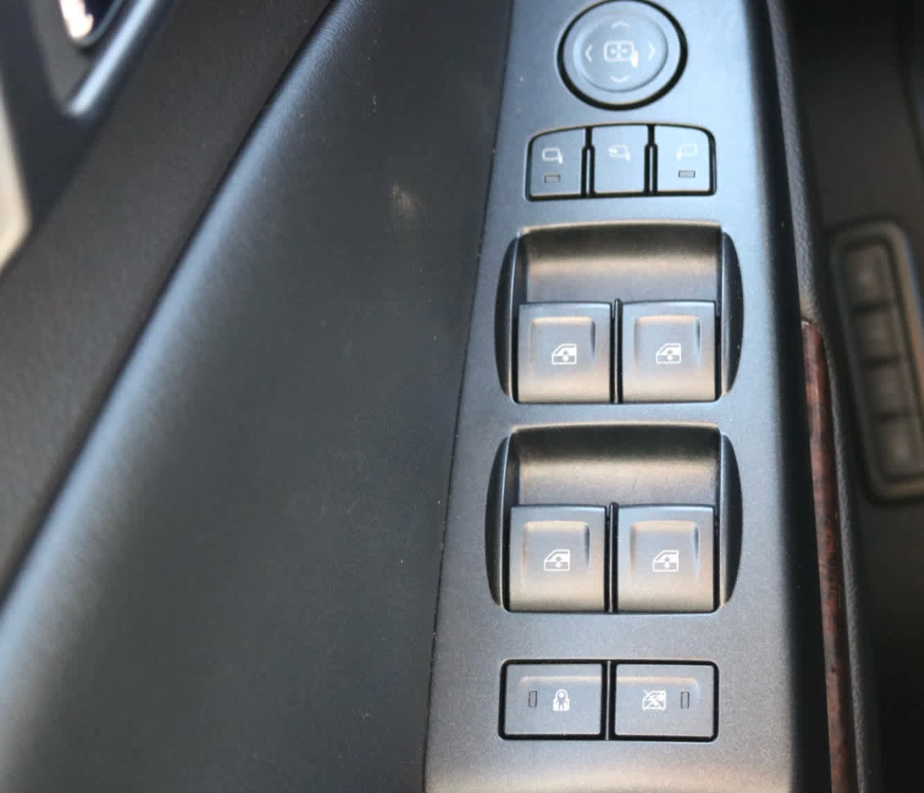 Used 2017 GMC Yukon XL SLT image 19